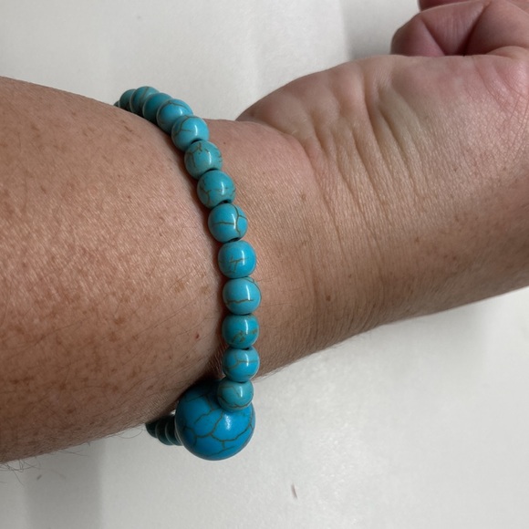 Turquoise Beaded Bracelet with Round Turquoise Accent One size fits most 7.5 in - Picture 6 of 13